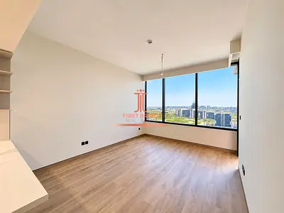 MIDDLE FLOOR I SMART HOME I LANDSCAPE VIEW