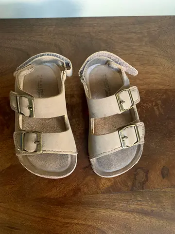 Beige toddler sandals with double buckles