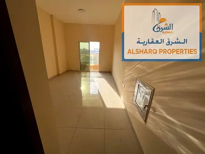 أجمل الشقق وأقل الأسعار للإيجار السنوي في عجمان لقطة مميزة في الروضة 3 شقة غرفتين وصالة بمساحة كبيرة جداً وتقسيمات مريحة، مثالية للسكن العائلي في موقع