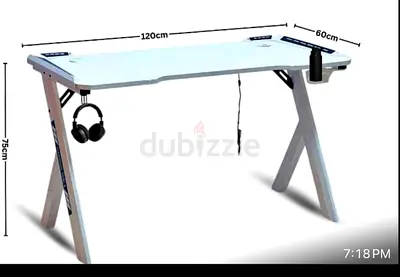 White gaming/office desk with headphone hook and cup holder - 120x60 cm