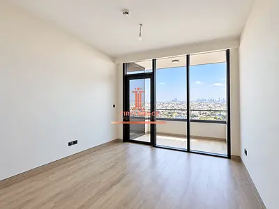 HIGH FLOOR I SKYLINE VIEW I CLOSED KITCHEN