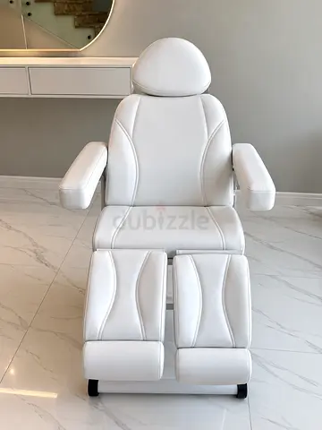 White reclining salon/clinic treatment chair - adjustable head & leg rests