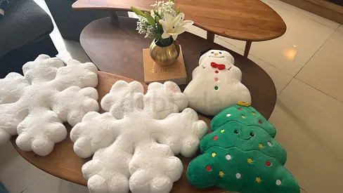 Set of 4  Christmas Plush Cushions (Snowflakes & Tree/Snowman)