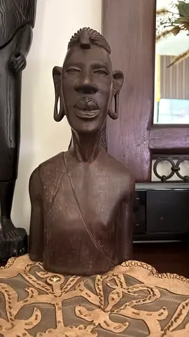 African neutral wood art height 50 cm 150