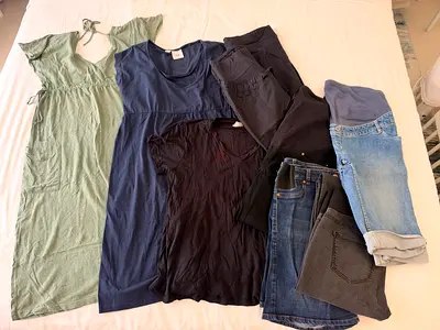 Maternity clothes bundle 8 pieces
