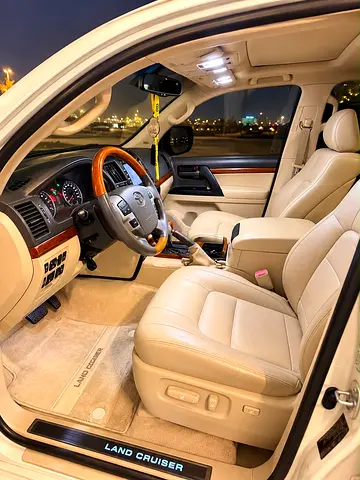 2014 Toyota Land Cruiser GXR GCC Specs