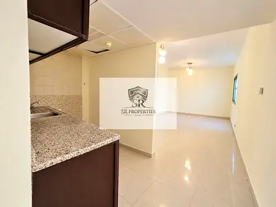 SPECIOUS STUDIO ● CLOSE KITCHEN ● FREE PARKING