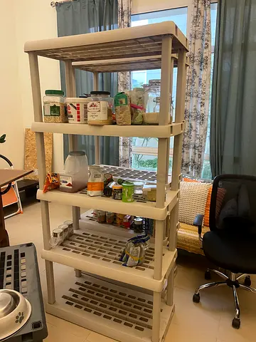 Starlite plastic shelving