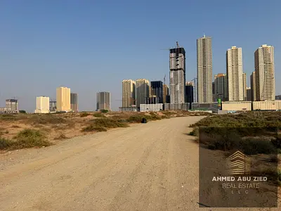 Land for the development of a residential-commercial tower (G+25) in Al-Aliya, with authorization to sell apartments and individual units on a freehol