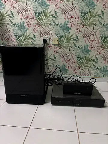 Harmon Kardon HS 300 ME Home Theater System with Subwoofer and Speakers - Good Working Condition