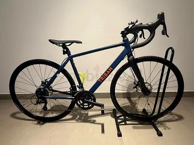 Triban RC 120 Road Bike – Excellent Condition