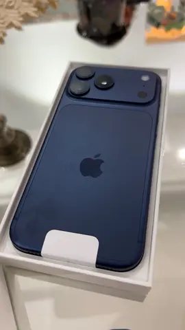 Brand new sealed iPhone 17 pro 256gb in Blue (Boxed)