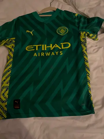 Manchester City Goalkeeper Jersey (Green) - Size Unknown, Good Condition
