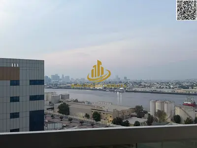 اطلالة بحرية بالكامل لجمييع غرف الشقة و الشقة جاهزة حاليا للسكن او الاستثمار مع باركن خاص للشقة