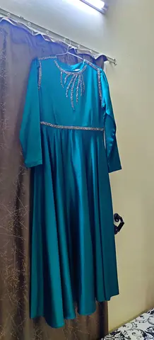 Emerald green long modest evening dress with embellishments - Size unknown