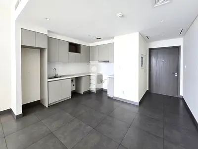 Lagoon View | Spacious | Vacant Apartment