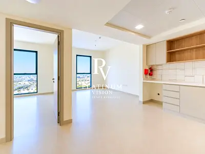 6 PAYMENTS | Mid-Floor | Move-in Ready | 1 Parking