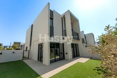 Large Plot | Close to Amenities | Landscaped