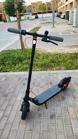 Segway Ninebot F40  Scooter with Foldable Stem - Good Working Condition