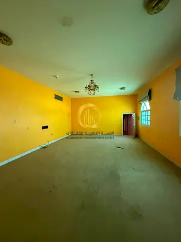 Villa for sale in Al-Subkha on Al-Nuaimiya main street, corner on two streets, with an income reaching 9%. Available for ownership by citizens and GCC