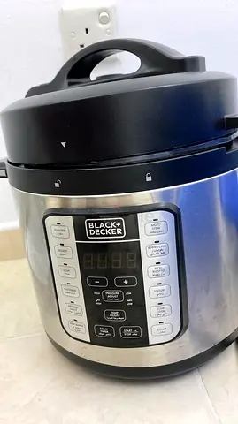 Black+Decker 6L electric pressure cooker - collect by Tue 27 Oct