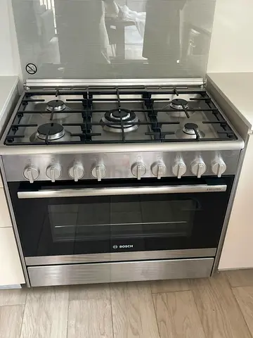 Bosch Stainless Steel 90cm Gas Range with Oven - Good Condition