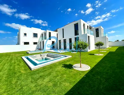 New villa, private pool, vast luxury space, VIP living experience awaits you