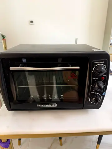 Black+Decker Compact Toast Oven - Good Working Condition