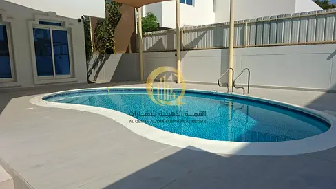 للبيع فيلا بالفشت امارة الشارقة عبارة عن طابقين مساحتها 11000 قدم مربع