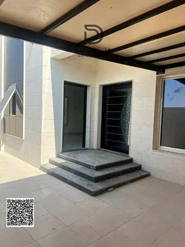 LUXURIOUS VILLA IN AL AMRA | 5 Master Bedrooms, 2 Living/Majlis Areas, Roof & 2 Kitchens on 3,014 S