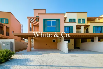 CORNER | SINGLE ROW | HUGE PLOT | PREMIUM