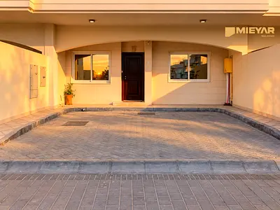 SPACIOUS FAMILY HOME | READY TO MOVE IN | PRIME LOCATION