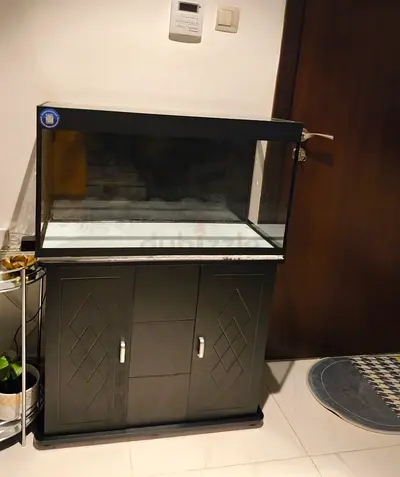 Large Fish Tank with Cabinet Stand & Accessories (Without Fish) – AED 500
