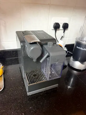 Nespresso delonghi coffee machine