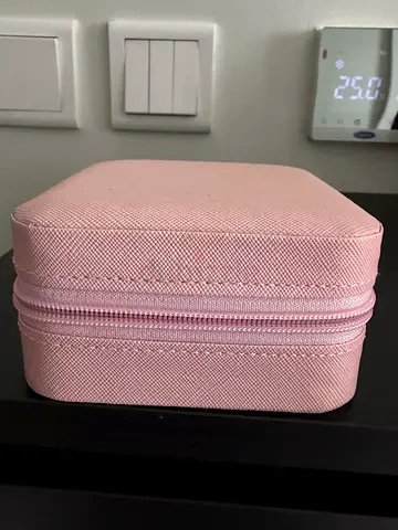 Cute small jewelley box