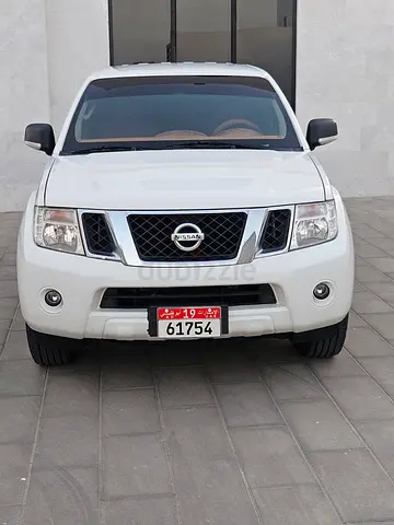 2015 Nissan Pathfinder SE GCC Specs