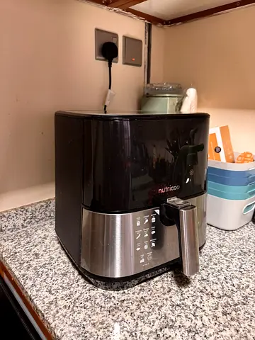 Nutricoo Air Fryer - Compact countertop model, lightly used