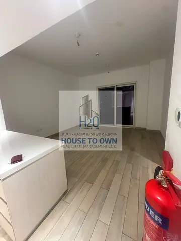 Bright & Spacious 2BR | Sunlit Community View