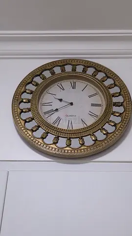 Vintage-style Decorative Wall Clock (Quartz) - Gold Finish