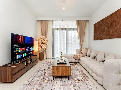 New LUX 3BD Heart of Downtown, Upgraded, Gym & Pool