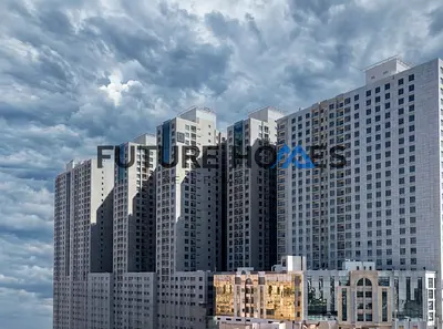 Palace View 1BHK in City Tower, Ready to Move, 750 SqFt Open Kitchen, 2 Toilets, Price: 340K (Pay 271K Downpayment & 68K Balance)