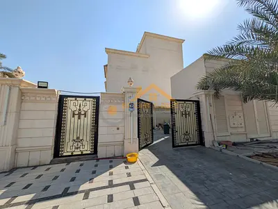 Private Entrance !! 4 Bedroom Villa !! Private Yard !! Maid Room !! Parking !! MBZ City