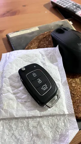 Used car key remote - good working condition
