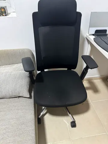 Premium Ergonomic Office Chair Mesh Back, Headrest, Lumbar Support, 4D Arms, Chrome Base Moving