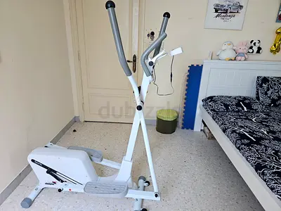 Used compact cross trainer / elliptical machine - good working condition