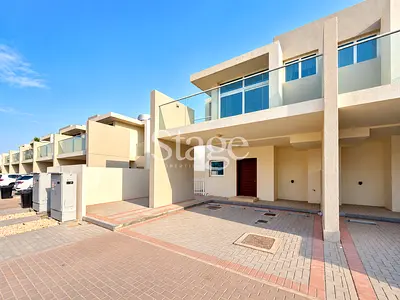 Landscaped Garden | Vacant | End 3BR Townhouse