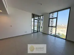 Modern 1BR Apt |