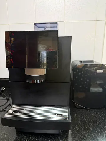 Kalert E70 commercial coffee Machine&Milk Chiller - additional supply of 1 Year Coffee beans Black