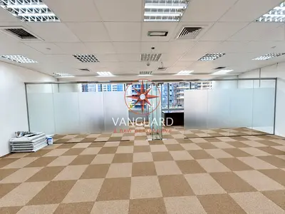 FITTED | WITH PARTITION | LAKE VIEW