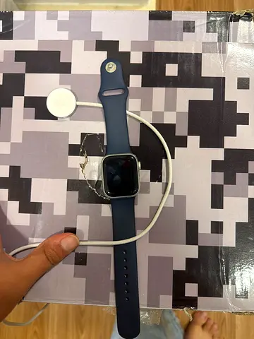 Used Apple Watch Series 9 41 MM GOSwith Magnetic Charger and Blue Sport Band